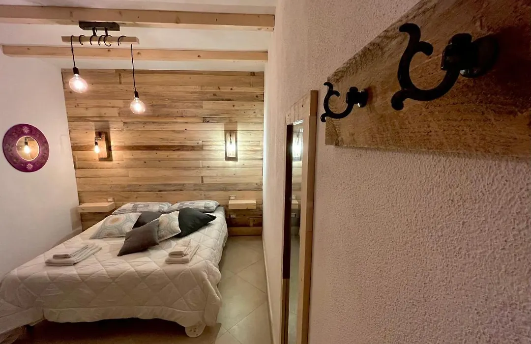 Iknos Guest House-1